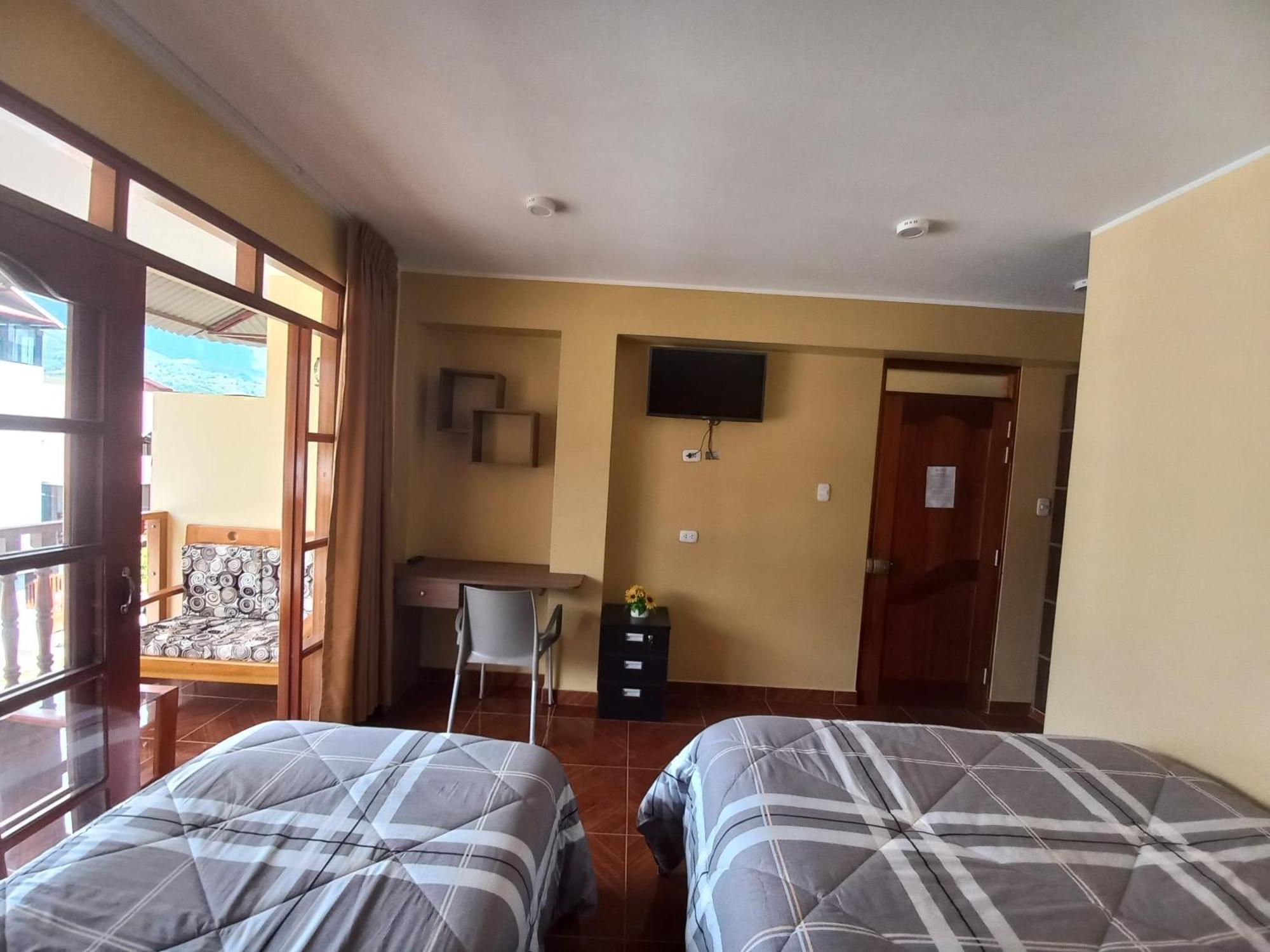 Hospedaje "Los Quetzales De Oxapampa" Ngoại thất bức ảnh